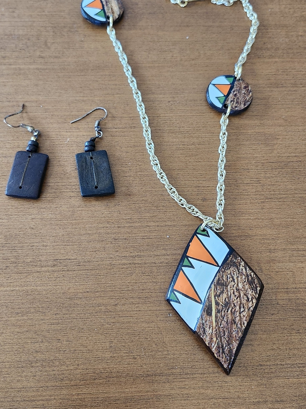Geometric Orange & White Inlay Pendant Necklace with Matching Earrings VINTAGE